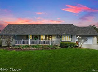 8530 Chinavare Rd, Newport, MI 48166