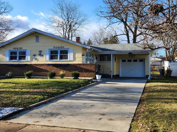 2417 Clement Ave, Pennsauken, NJ 08109