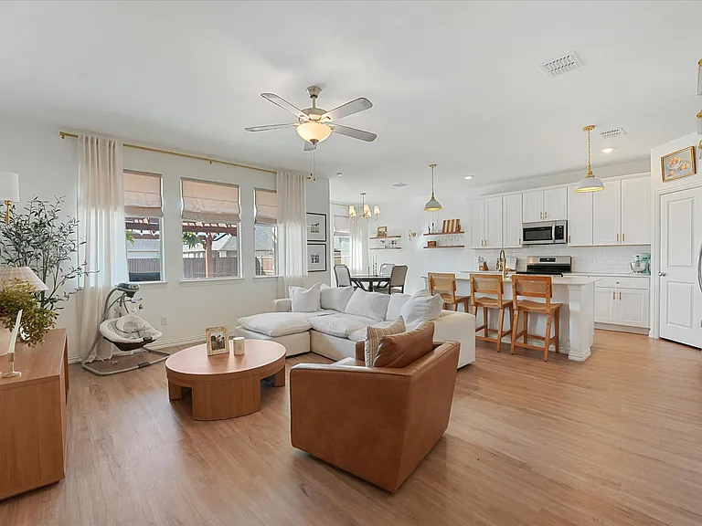 5028 Waterway Dr — Photo 4