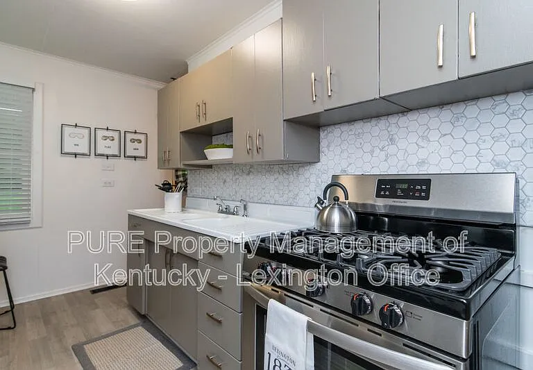 321 Mockingbird Ln — Photo 9