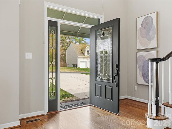 4th image of 4065 Bamborough Dr