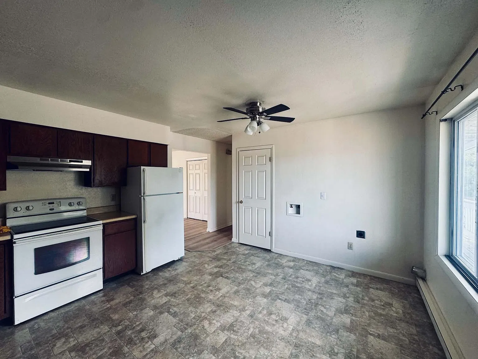 2 bed, 900 sqft, $1,100 — Photo 4