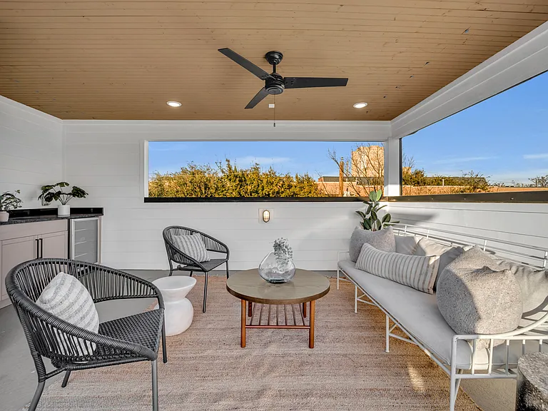 1512 Villars St — Photo 14