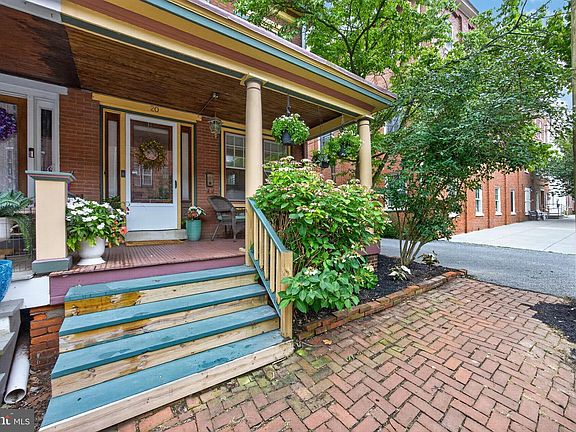3rd image of 20 W Barnard St