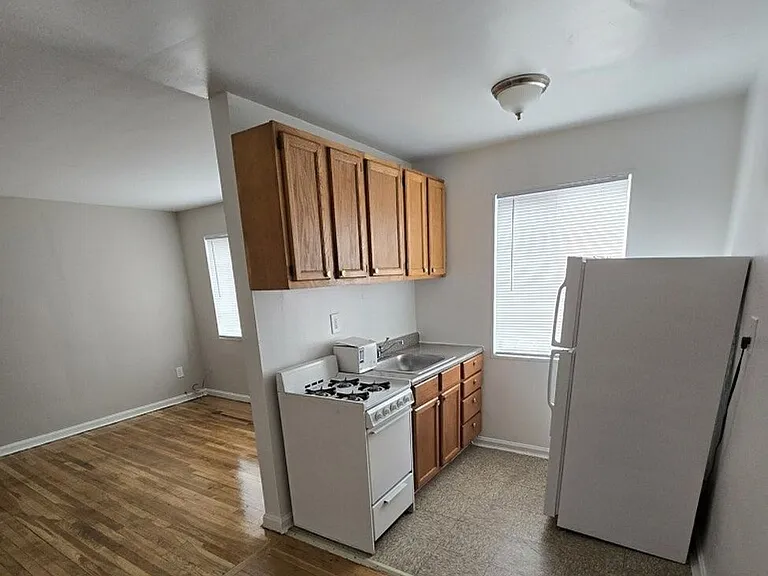 405 Division Ave NE — Photo 10