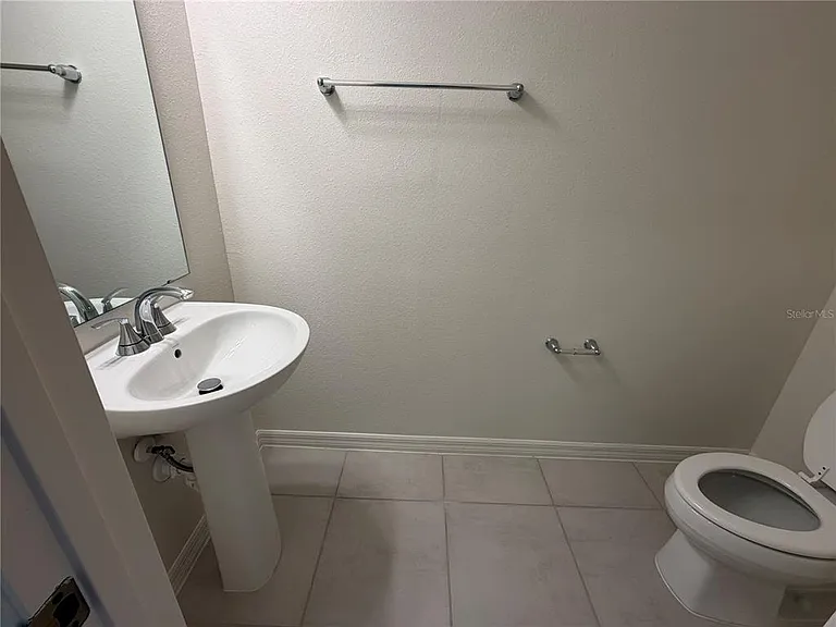 2817 Moonshadow Ct — Photo 3
