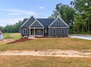 8712 S Point Dr, Stokesdale, NC 27357