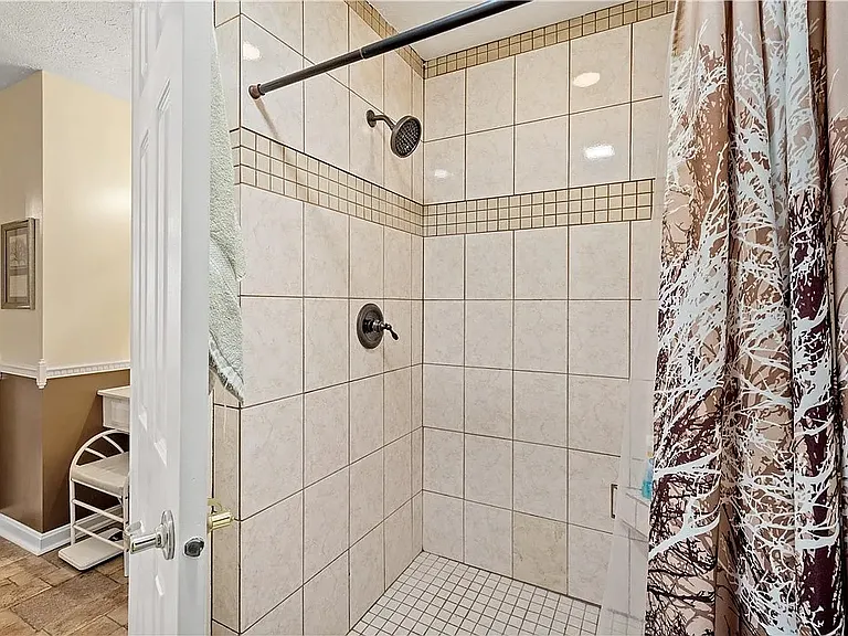 1462 Yorktowne Dr — Photo 11