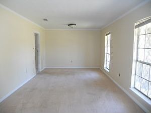 3rd image of 120 Bellair Dr