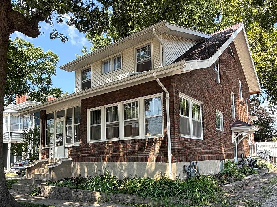 1st image of 620 Spring St