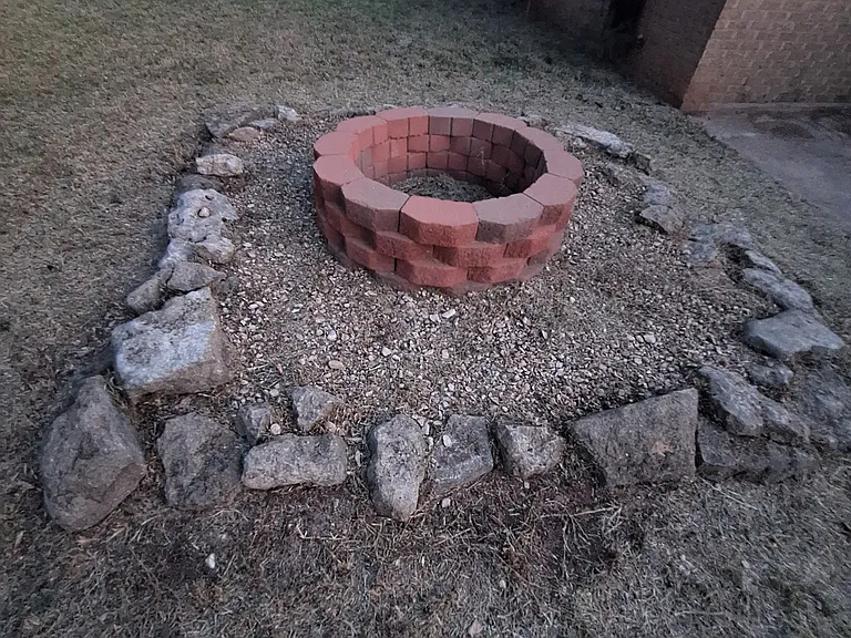 1513 Yorktown Dr — Photo 14