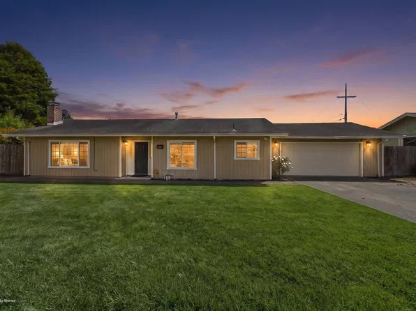 4877 Allen Ct, Eureka, CA 95503