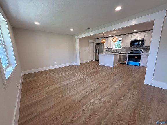 3rd image of 1105 Galen Ave