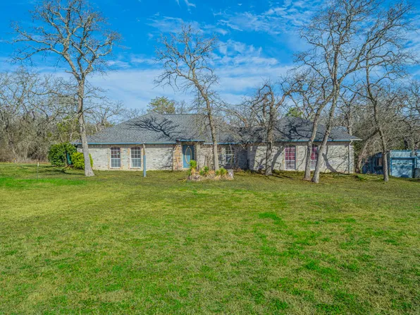 1011 Barry Ln, Cleburne, TX 76031
