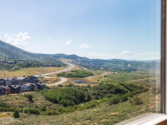 4th image of 385 W Ascent Dr