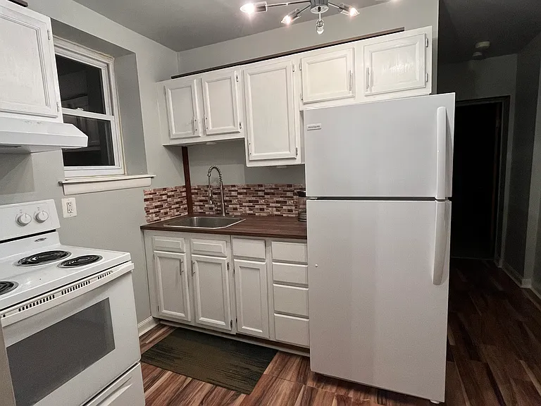828 N Pine St #1 — Photo 4