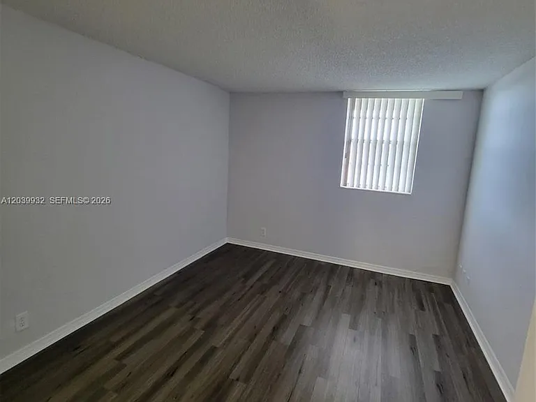 4550 NW 9th St #512E — Photo 9