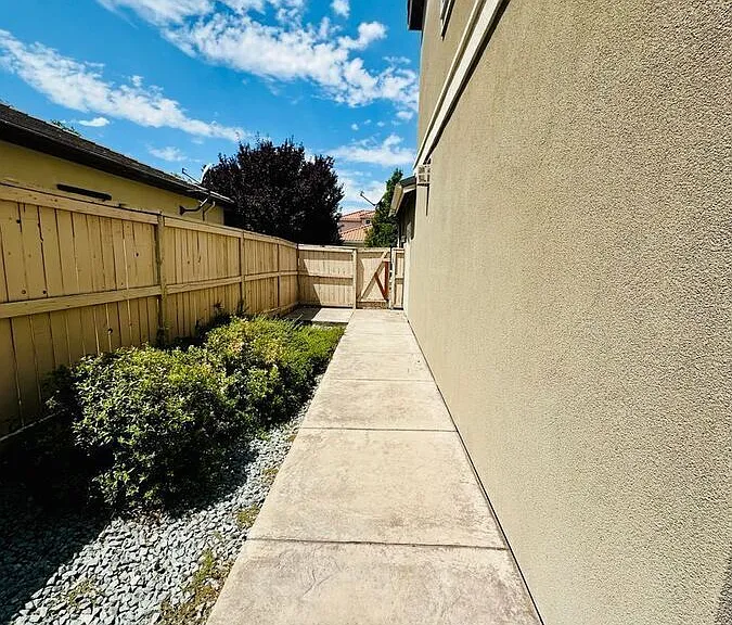 10860 Pebble Hill Dr — Photo 14