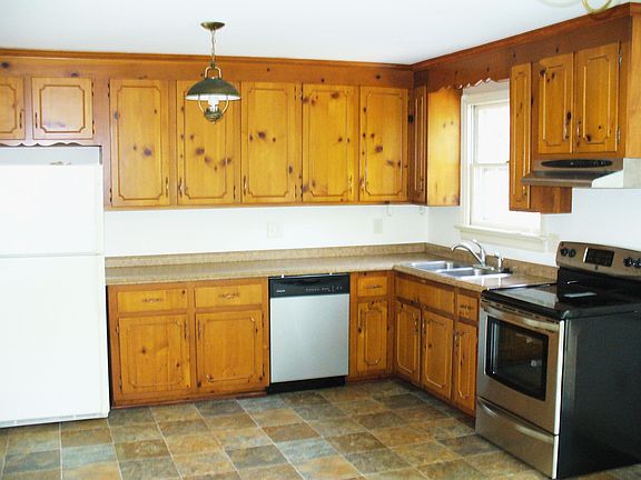 2nd image of 1810 Cambridge Ct