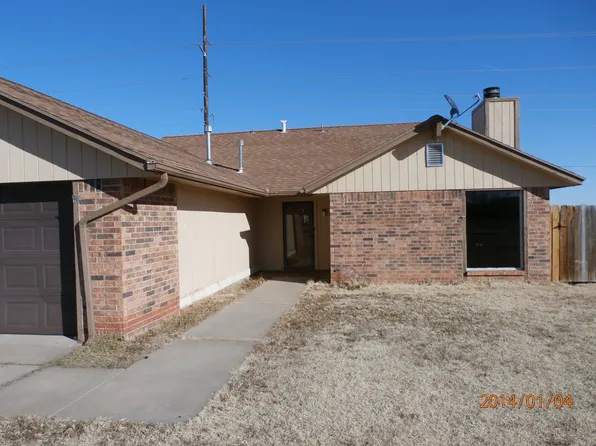 6701 SW Chaucer Dr, Lawton, OK 73505