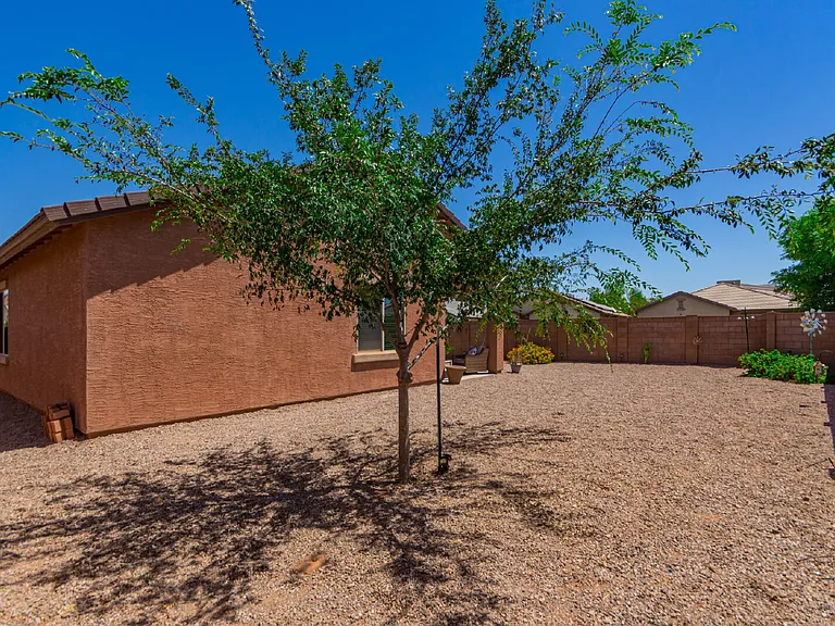 41177 W Lucera Ln — Photo 23