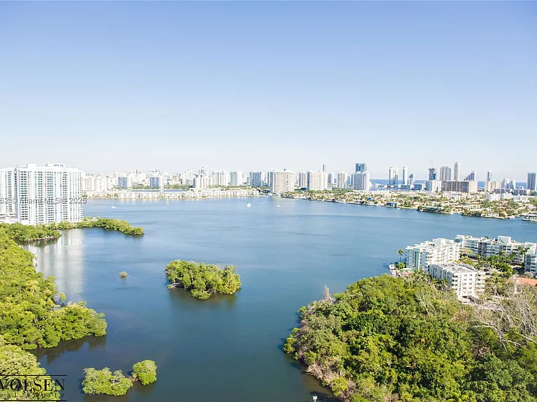 16385 Biscayne Blvd #2615 — Photo 48