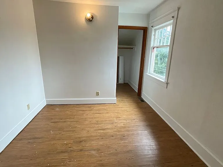 2107 NE 54th St — Photo 14