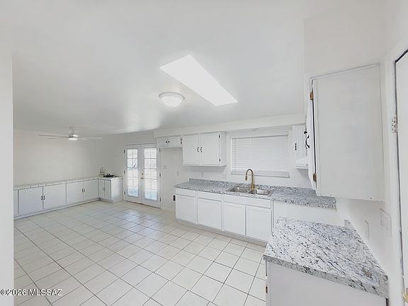 3rd image of 4272 E Frankfort Stra