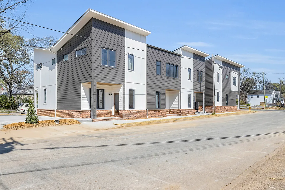 Building Photo - 2248 Bailey Ave