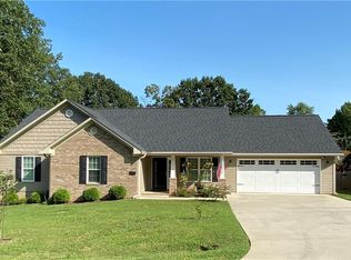 5311 Alamo Dr, Winston Salem, NC 27104