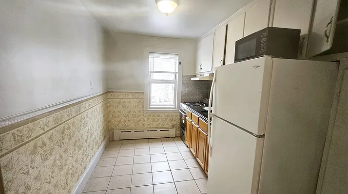 Rented by Halvatzis Realty | media 13