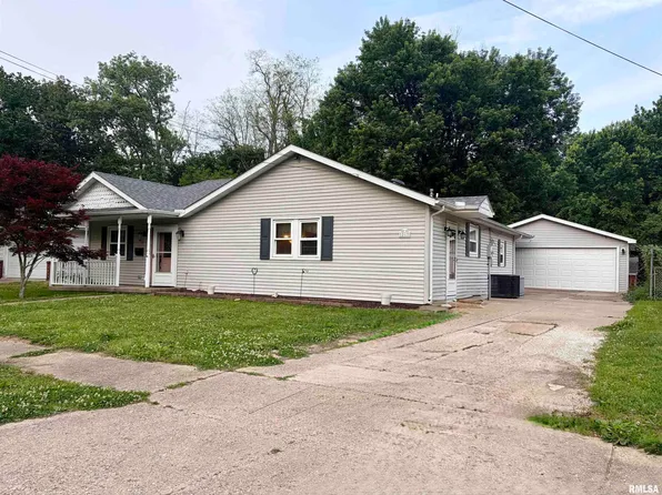 217 Frontenac Rd, Marquette Heights, IL 61554