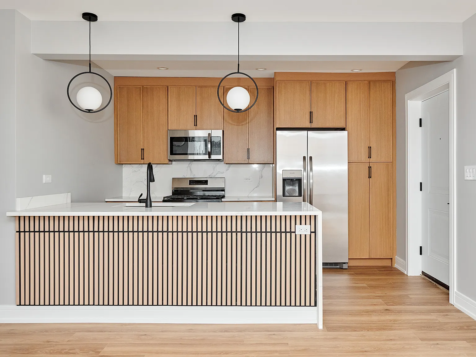2 bed, $2,350 — Photo 3