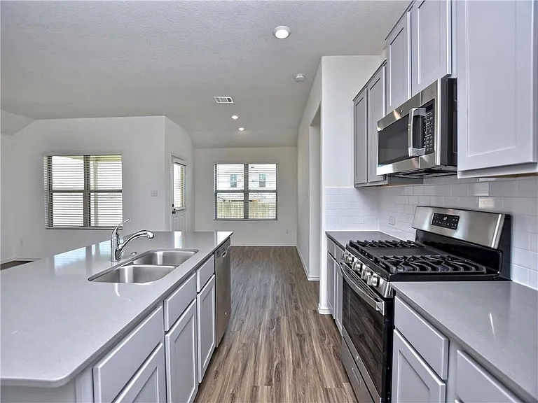 21413 Wilmiller Ln — Photo 6