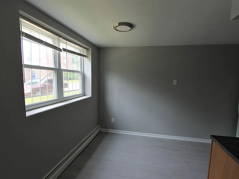 West Walnut Lane Apartments — Photo 19