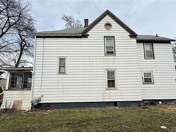 2nd image of 1672 Grand Central Ave
