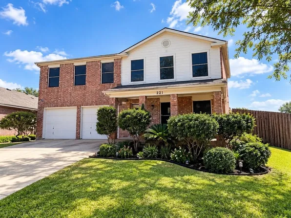 221 Pinecrest Dr, Seagoville, TX 75159