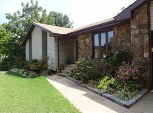 1254 E Carleton St, Springfield, MO 65804