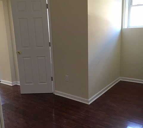 2nd image of 3501 Sunnyside Ave #1