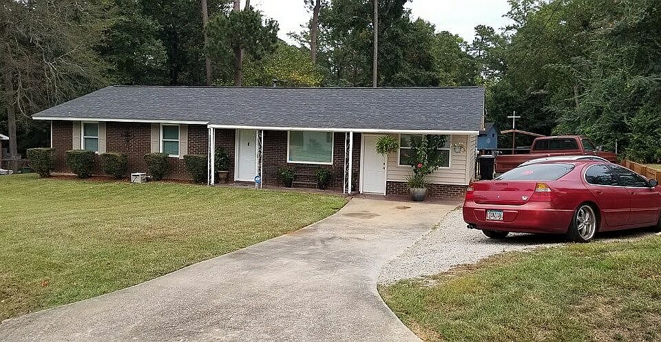 2nd image of 322 Marshall St