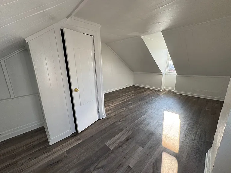 638 N Franklin St — Photo 17