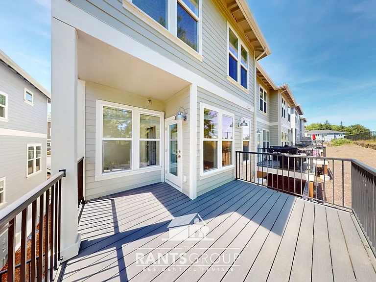 1653 Starlight Ln SW — Photo 33