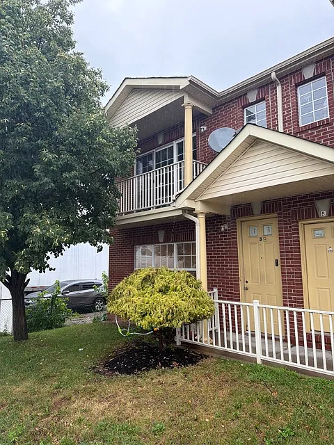 2 bed, 1.5 bath, $2,441 — Photo 2