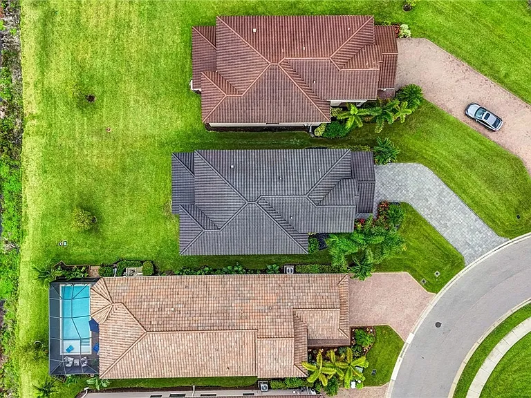 11604 Meadowrun Cir — Photo 44