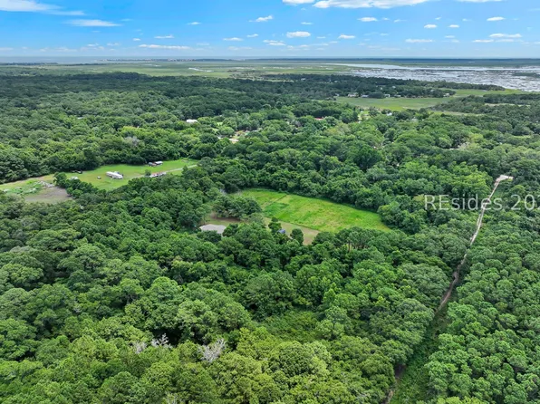 18 Ponderosa Dr, Saint Helena Island, SC 29920