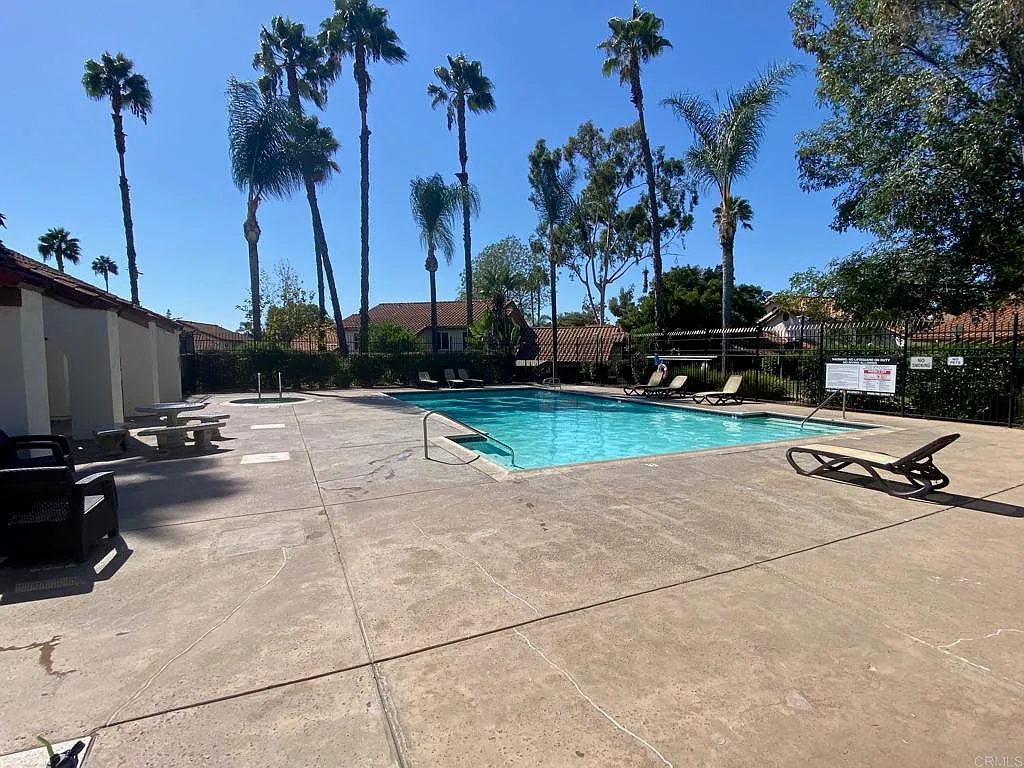 2 bed, 2.0 bath, 988 sqft, $2,800 — Photo 3