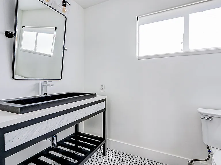 204 N Poinsettia Ave — Photo 17