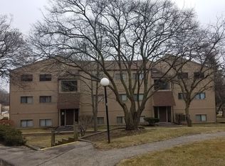 58 Vail Colony APT 12, Fox Lake, IL 60020