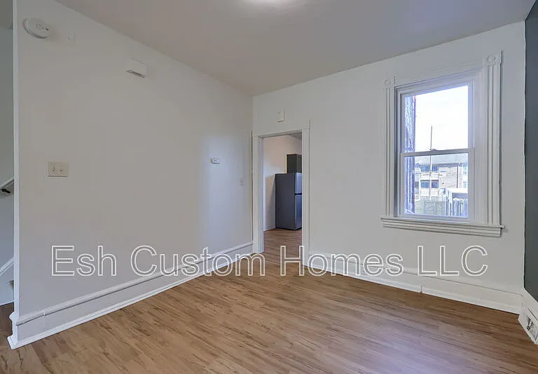 227 S Ann St — Photo 12