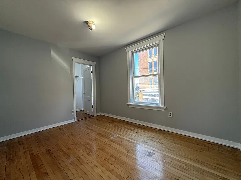 817 W 34th Place — Photo 15